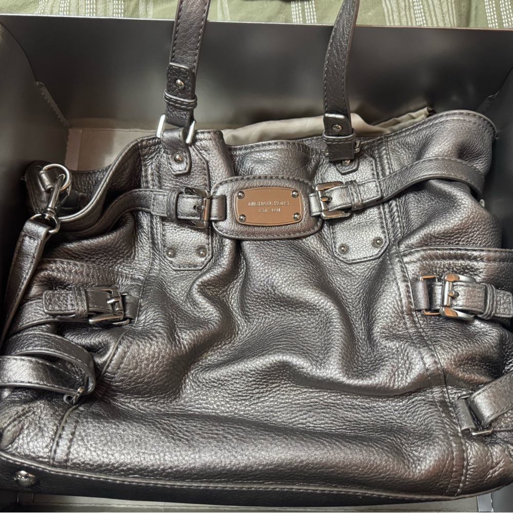 Michael Kors Black Leather Hobo Bag with Classic Design